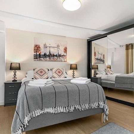 Modern 1 Bedroom Apartment In Woking Town Centre Экстерьер фото