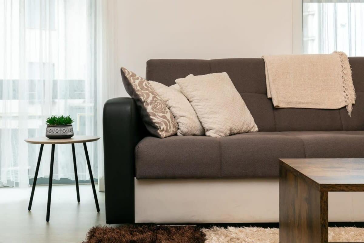 Modern 1 Bedroom Apartment In Woking Town Centre Экстерьер фото