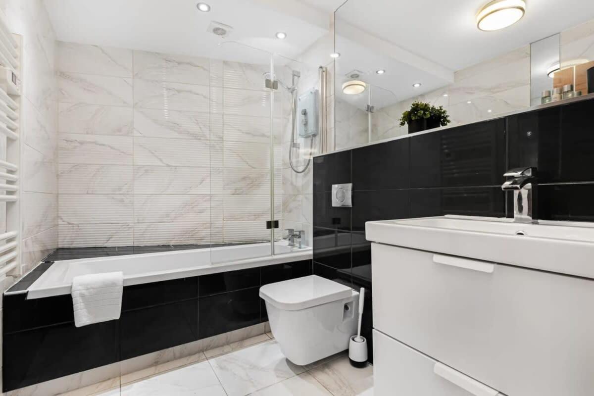 Modern 1 Bedroom Apartment In Woking Town Centre Экстерьер фото
